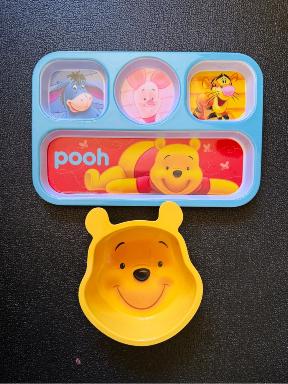 Disney Pooh Blue Divided Plate with Yellow Winnie the Pooh Face Bowl